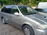 Usado Kia Carnival LX 144 CV (105 kW) 2005 Gris / plata Monovolumen