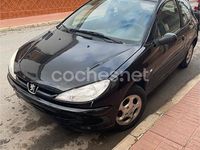 Usado Peugeot 206 75 CV (55 kW) 2000 Negro Berlina
