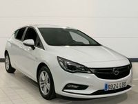 Usado Opel Astra Selective 110 CV (80 kW) 2019 Blanco Familiar