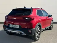 Usado Kia Stonic GT-Line 120 CV (88 kW) 2022 Rojo SUV
