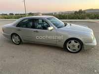 Usado Mercedes E55 AMG AMG 354 CV (260 kW) 1999 Gris / plata Berlina