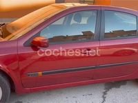 Usado Renault Laguna II Expression 150 CV (110 kW) 2004 Granate Berlina