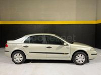 Usado Renault Laguna II Authentique 100 CV (73 kW) 2004 Gris / plata Berlina