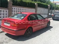 Usado BMW 318 115 CV (84 kW) 2005 Rojo Berlina