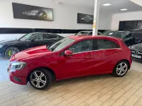 Usado Mercedes A180 Style 109 CV (80 kW) 2015 Rojo Utilitario