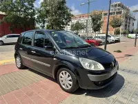 Usado Renault Scénic II 105 CV (77 kW) 2007 Negro Monovolumen