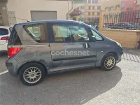 Usado Peugeot 1007 75 CV (55 kW) 2005 Gris / plata Monovolumen