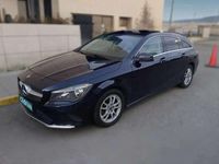 Usado Mercedes CLA200 Shooting Brake 136 CV (100 kW) 2018 Negro Familiar
