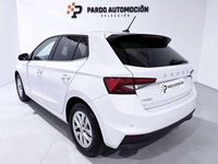 Usado Skoda Fabia Selection 95 CV (69 kW) 2024 Blanco Utilitario
