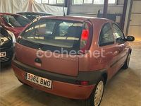 Usado Opel Corsa Comfort 75 CV (55 kW) 2001 Rosa Utilitario