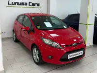 Usado Ford Fiesta Titanium 95 CV (69 kW) 2010 Rojo Berlina