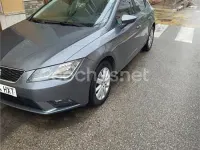 Usado Seat Leon Reference 105 CV (77 kW) 2014 Gris / plata Berlina
