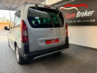 Usado Peugeot Partner Tepee Outdoor 115 CV (84 kW) 2015 Gris / plata Monovolumen