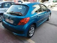 Usado Peugeot 207 95 CV (69 kW) 2009 Azul Utilitario