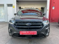 Usado Ford Kuga ST-Line 150 CV (110 kW) 2018 Gris / plata SUV