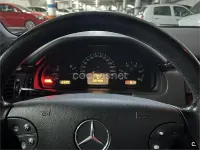 Usado Mercedes E220 Elegance 143 CV (105 kW) 2001 Gris / plata Berlina