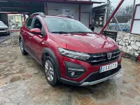 Usado Dacia Sandero Comfort 101 CV (74 kW) 2021 Granate Berlina