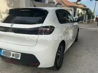 Usado Peugeot 208 Allure 100 CV (73 kW) 2023 Blanco Utilitario