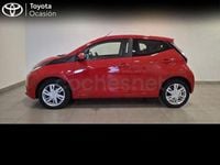 Usado Toyota Aygo X-play 69 CV (50 kW) 2018 Rojo Utilitario