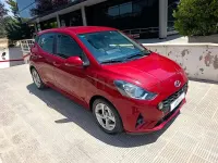 Usado Hyundai i10 67 CV (49 kW) 2022 Rojo Utilitario