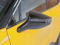 Usado Lexus LBX 136 CV (100 kW) 2025 Amarillo SUV
