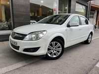 Usado Opel Astra Edition 110 HP (80 kW) 2011 Branco Sedan