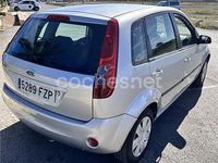 Usado Ford Fiesta Futura 68 CV (50 kW) 2008 Gris / plata Utilitario