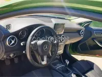 Usado Mercedes A180 109 CV (80 kW) 2018 Verde Berlina