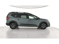 Usado Dacia Jogger Expression 110 CV (80 kW) 2025 Verde Monovolumen