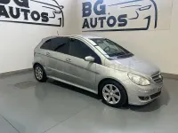 Usado Mercedes B180 109 CV (80 kW) 2007 Gris / plata Monovolumen