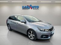 Usado Peugeot 308 Allure 130 CV (95 kW) 2019 Gris/plata Familiar