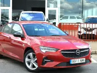 Usado Opel Insignia Business Edition 122 CV (89 kW) 2021 Rojo Berlina