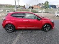 Usado Renault Clio V Techno 90 CV (66 kW) 2023 Rojo Berlina