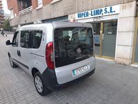 Usado Fiat Doblò Easy 95 CV (69 kW) 2019 Gris / plata Monovolumen