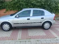 Usado Opel Astra Edition 100 CV (73 kW) 2003 Gris / plata Berlina