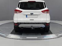 Usado Ford Kuga Trend 120 HP (88 kW) 2015 Branco SUV