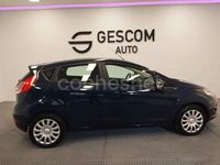 Usado Ford Fiesta Trend 75 CV (55 kW) 2015 Azul Berlina