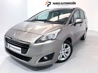 Usado Peugeot 5008 Style 120 CV (88 kW) 2017 Gris Monovolumen