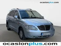 Usado SsangYong Rodius 165 CV (121 kW) 2012 Gris / plata Monovolumen
