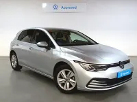 Usado VW Golf VIII Life 150 CV (110 kW) 2021 Gris / plata Berlina