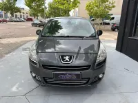 Usado Peugeot 5008 Sport 110 CV (80 kW) 2010 Gris / plata Monovolumen