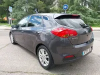 Usado Kia Ceed GT 128 HP (94 kW) 2015 Cinzento Sedan