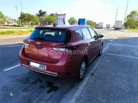Usado Toyota Auris Active 116 CV (85 kW) 2015 Rojo Berlina