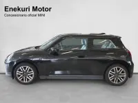 Usado Mini Cooper Essential 135 kW (184 CV) 2024 Negro Utilitario