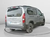 Usado Peugeot Rifter GT 130 CV (95 kW) 2025 Gris / plata Monovolumen