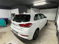 Usado Hyundai i30 110 CV (80 kW) 2021 Blanco Berlina