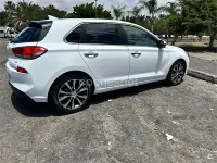 Usado Hyundai i30 120 CV (88 kW) 2018 Blanco Berlina
