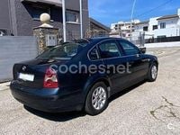 Usado VW Passat Highline 130 CV (95 kW) 2002 Azul Berlina