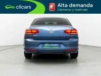 Usado VW Passat Edition 120 CV (88 kW) 2018 Azul Berlina