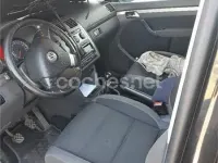 Usado VW Touran 105 CV (77 kW) 2010 Negro Monovolumen